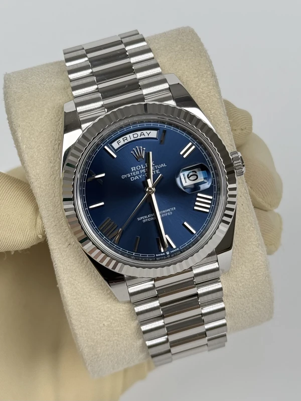 Rolex Day-Date 40 mm Platinum 228236-0024 3
