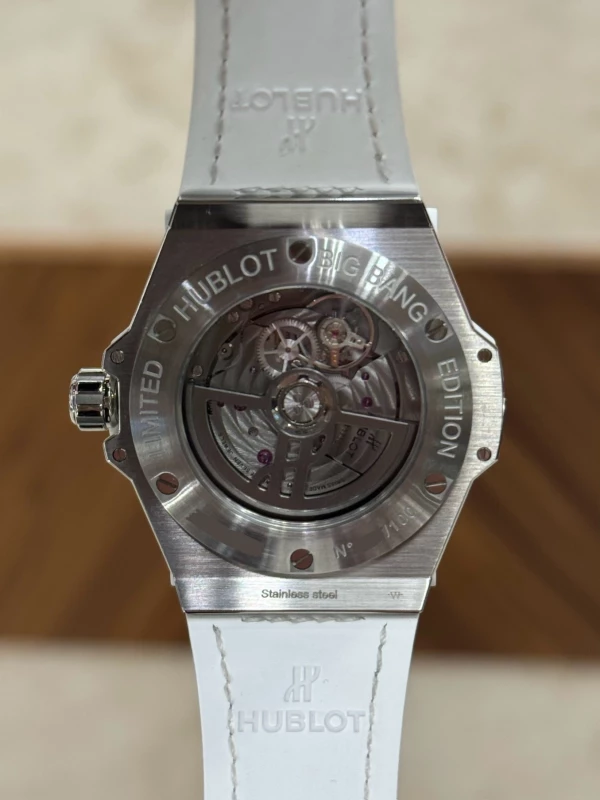 Hublot 465.SX.2020.VR.1204.LIP20 7