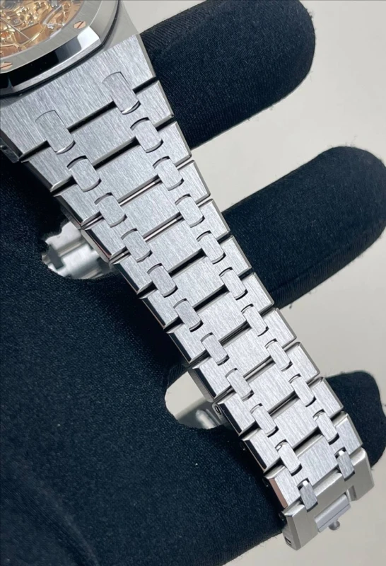 Audemars Piguet 15407ST.OO.1220ST.02 7