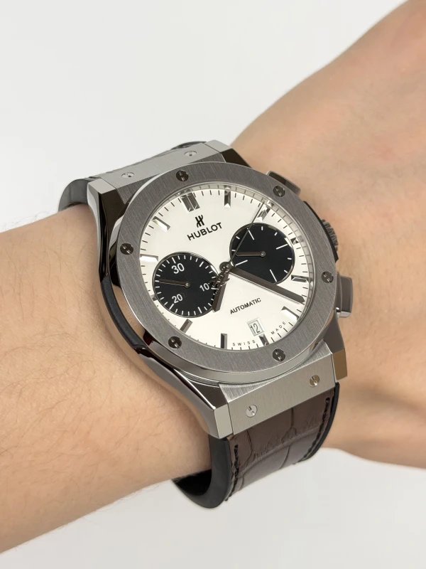 Hublot CLASSIC FUSION CHRONOGRAPH PANDA 521.NX.2012.LR.DAD18 6