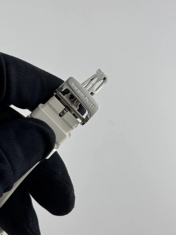 Audemars Piguet Offshore Chronograph 26048SK.ZZ.D010CA.01 4
