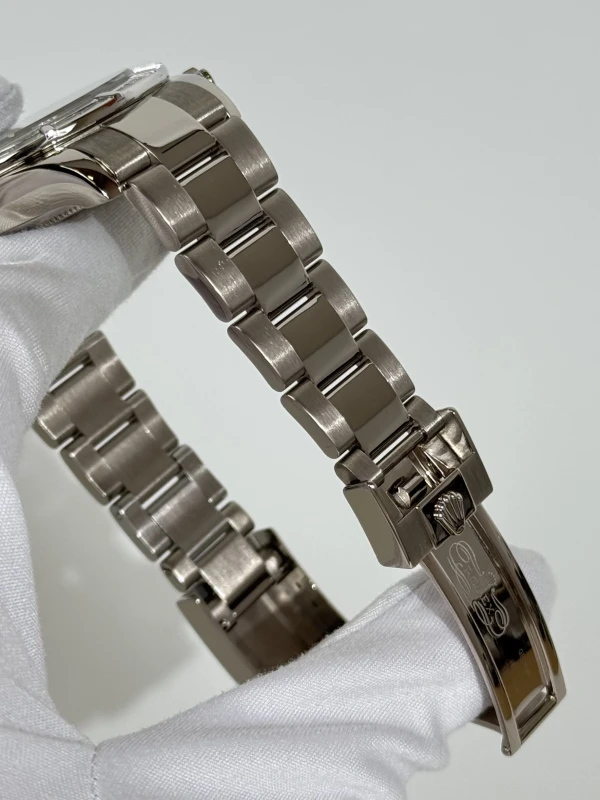 Rolex Cosmograph Daytona 40mm White Gold 116509 pave fix 4