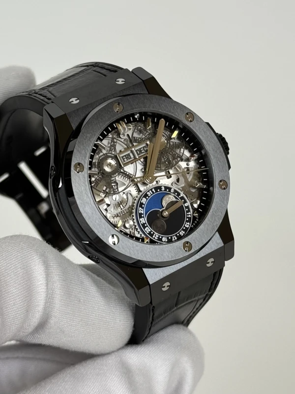 Hublot AEROFUSION MOONPHASE BLACK MAGIC 547.CX.0170.LR 4