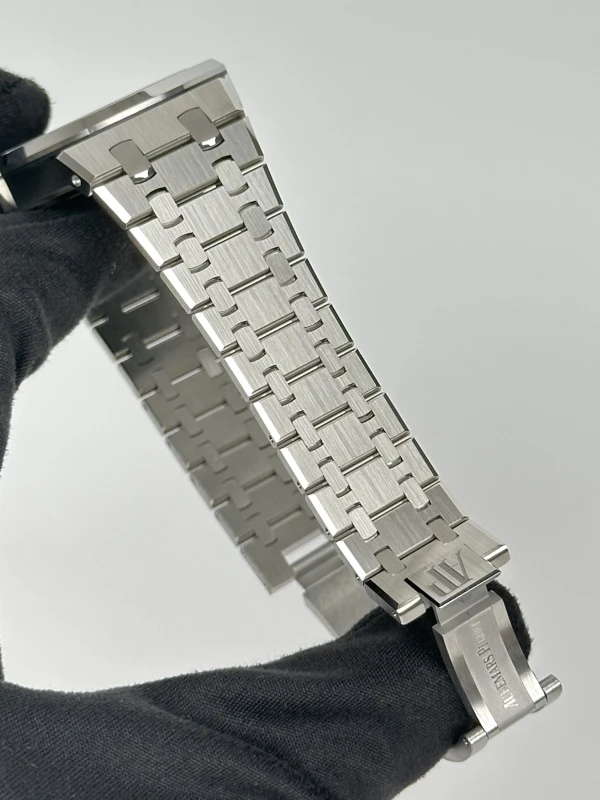 Audemars Piguet Royal Oak Selfwinding "50th Anniversary" 37 mm 15551ST.ZZ.1356ST.02 6