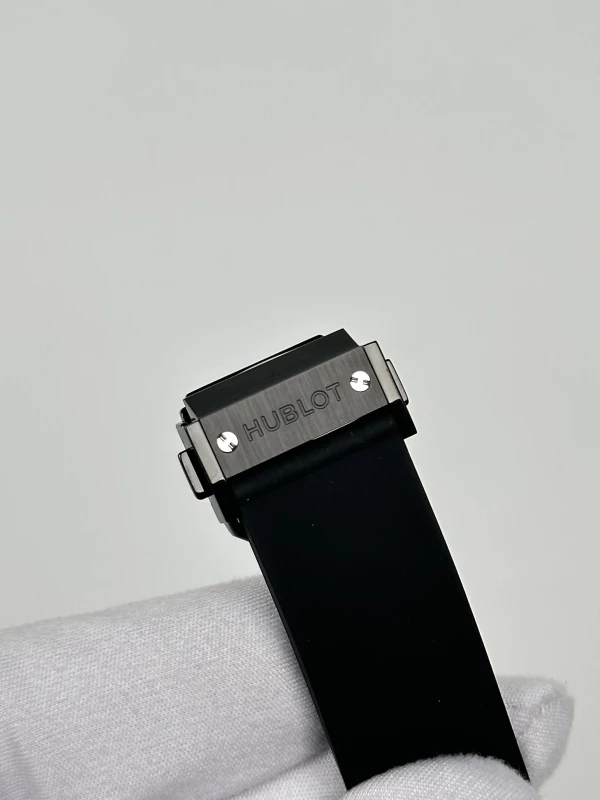 Hublot Orlinski Black Magic 40mm 550.CS.1800.RX.ORL21 8