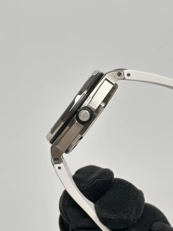 Audemars Piguet Diver 15703ST.OO.A002CA.01 6