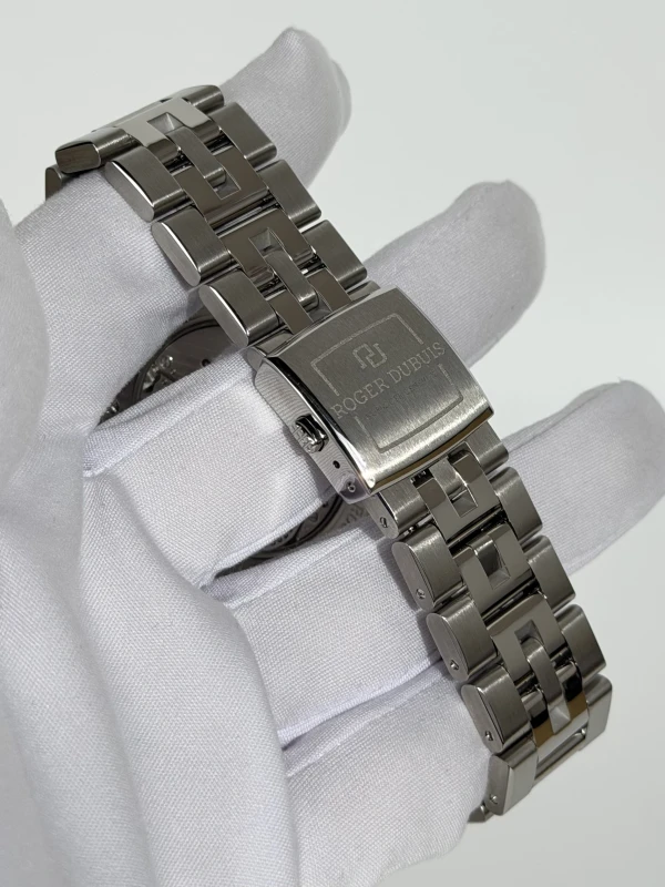 Roger Dubuis 42 Automatic DBEX0385 4