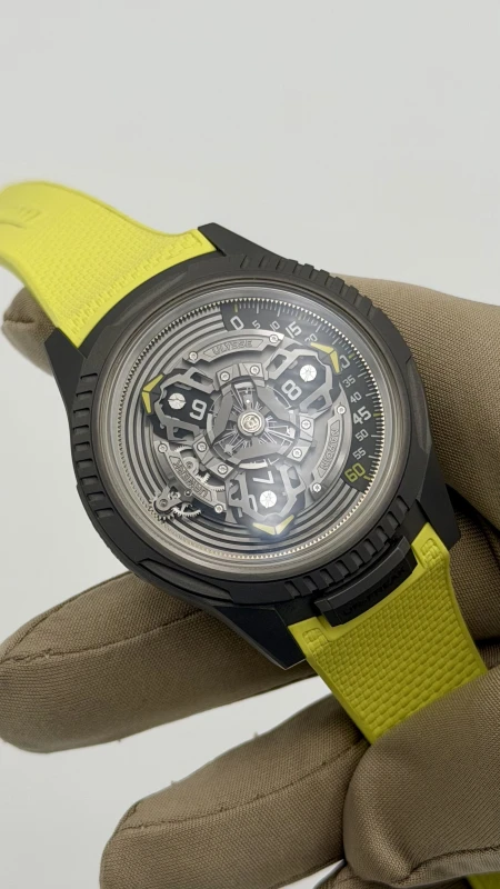Urwerk UR-FREAK 2413-500LE-2A-UR/3B 8