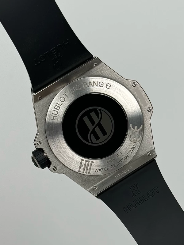 Hublot E Titanium 42 mm 440.NX.1100.RX 9