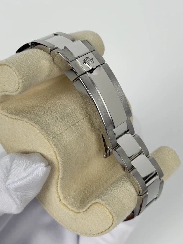 Rolex 126710GRNR-0004 4