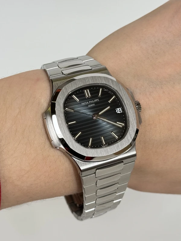 Patek Philippe 5711/1 5711/1A-010 6