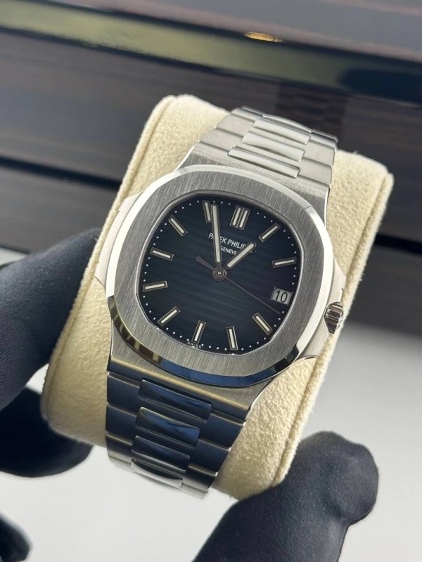 Patek Philippe 5711/1 5711/1A-010 5