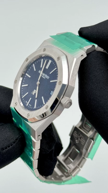 Audemars Piguet Extra-Thin  'Jumbo' 16202BC.OO.1240BC.02 4