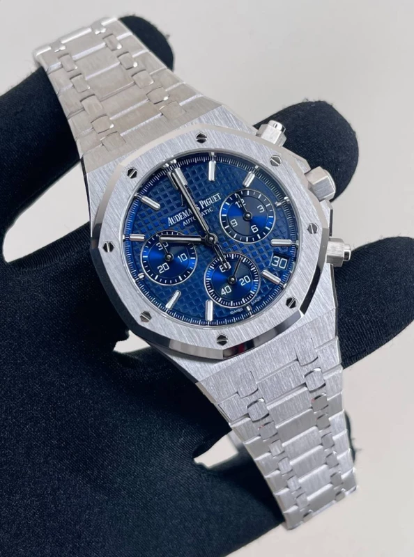 Audemars Piguet SELFWINDING CHRONOGRAPH 26239BC.OO.1220BC.01 3