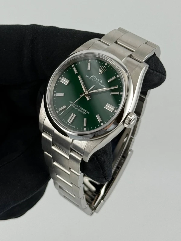 Rolex Perpetual 36 126000-0005 4