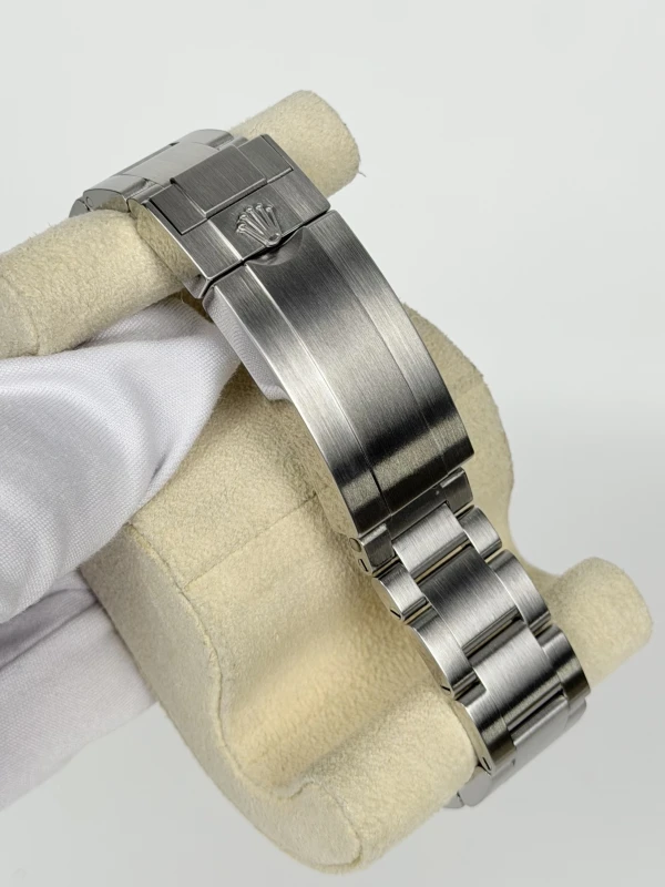 Rolex 41 mm Steel 124060-0001 4