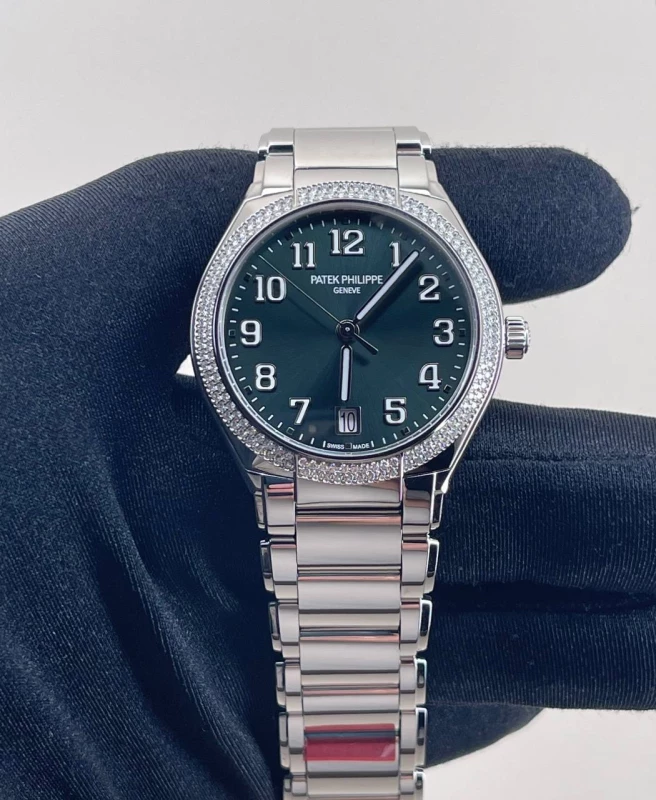 Patek Philippe Automatic 7300/1200A-011 5