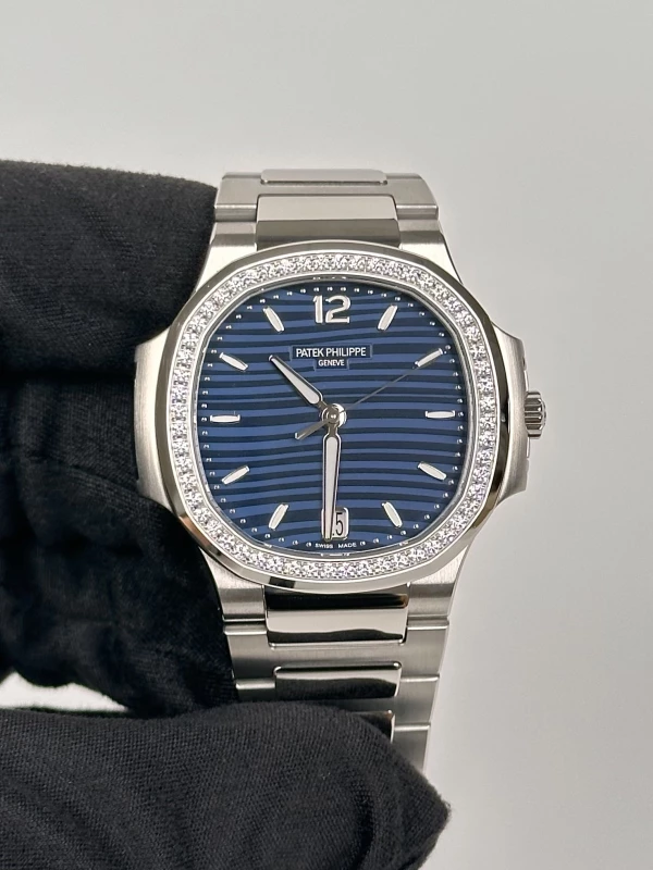 Patek Philippe Lady 7118 7118/1200A-001 3