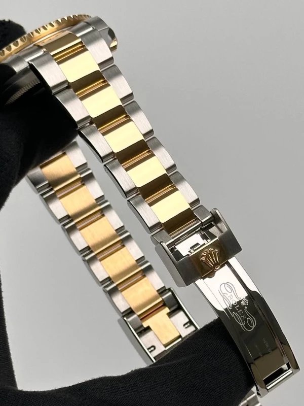 Rolex 40mm Steel and Yellow Gold 116613LN-0001 изображение - 8