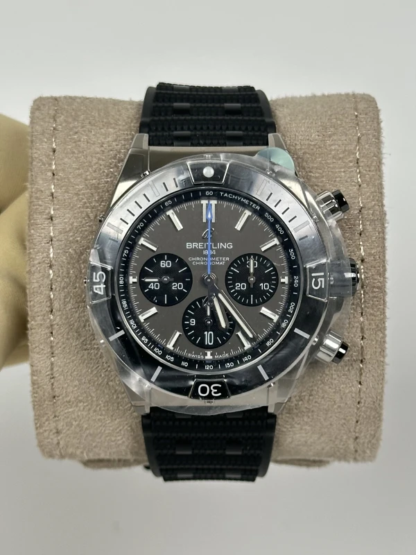 Breitling B01 44 EB0136251M1S1 2