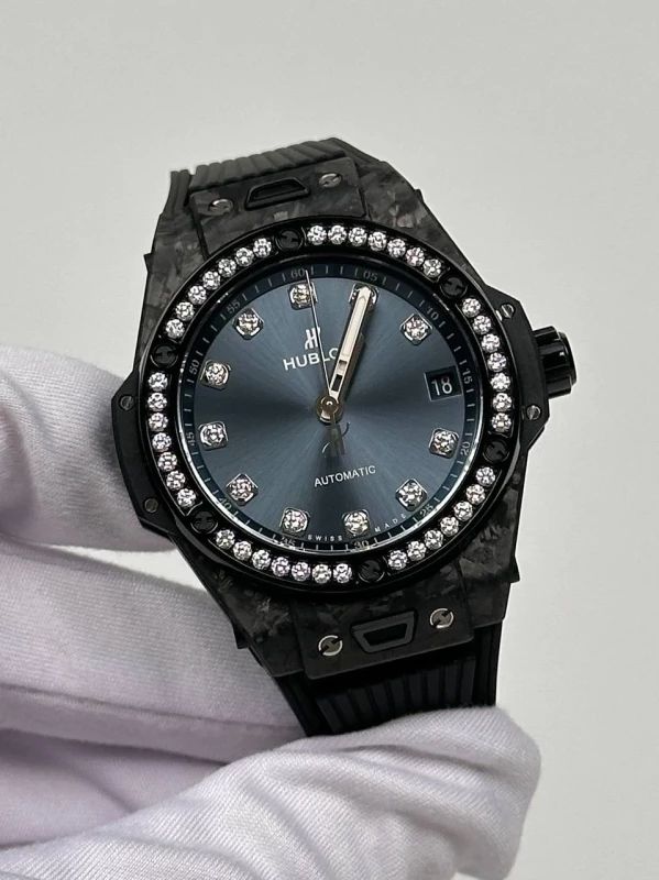 Hublot One Click Frosted Carbon Diamonds 39 mm 465.QK.7170.VR.1204.ALP18 3