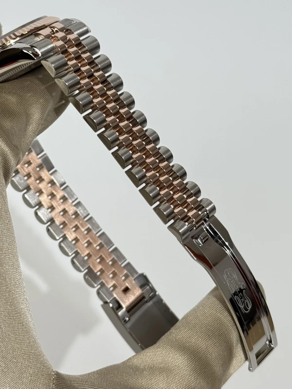 Rolex 36 mm, Oystersteel and Everose gold 126231-0015 4