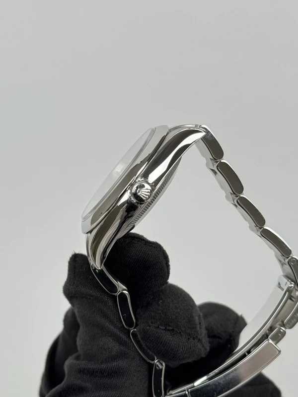 Rolex Perpetual 36 126000-0005 4