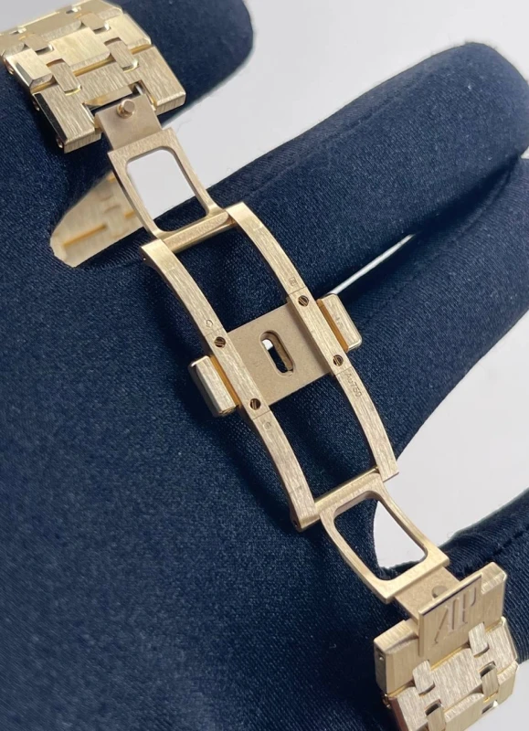 Audemars Piguet 15407BA.OO.1220BA.01 6