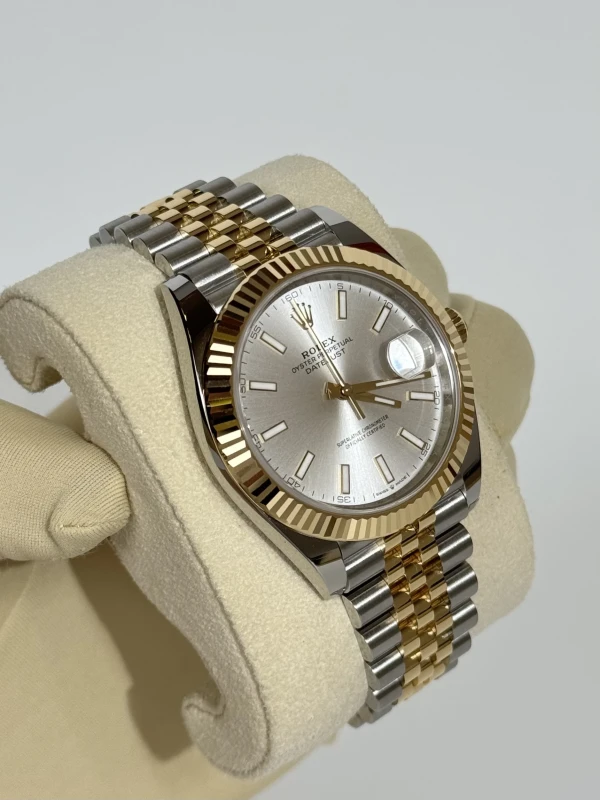 Rolex 41 mm, steel and yellow gold 126333-0002 3