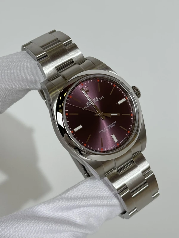 Rolex 39 mm, Oystersteel 114300-0002 2