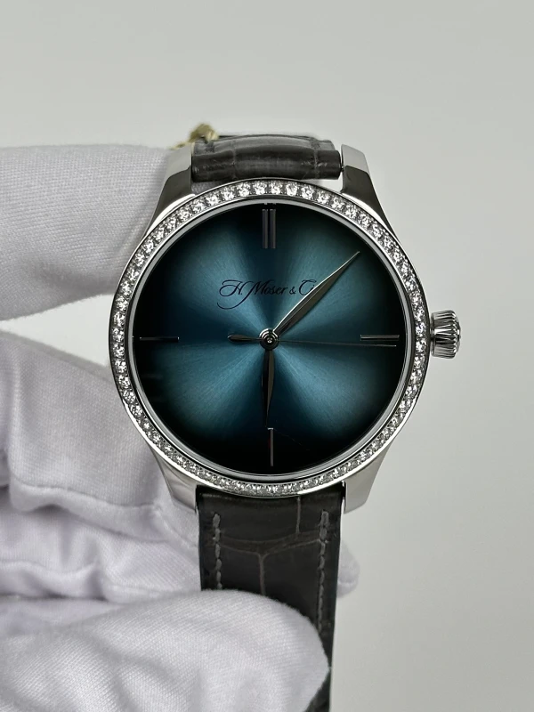 H. Moser & Cie Centre Seconds 1200-1207 2