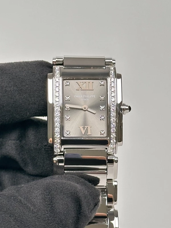 Patek Philippe 4910/10 4910/10A-010 3