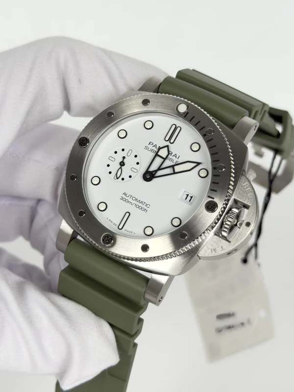 Panerai Submersible QuarantaQuattro PAM01595 4