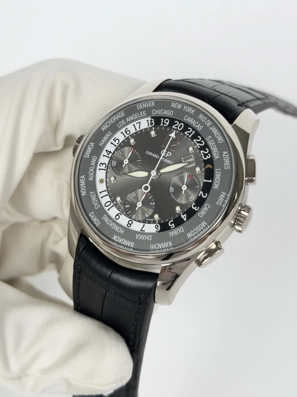 Girard Perregaux Traveller Chronograph 49805-53-252-BA6A 3