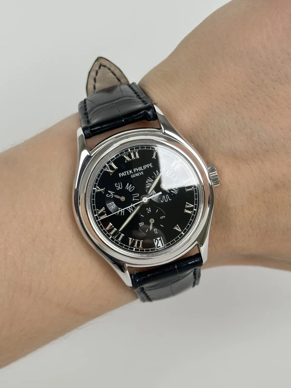 Patek Philippe  ANNUAL CALENDAR 5035G-022 9