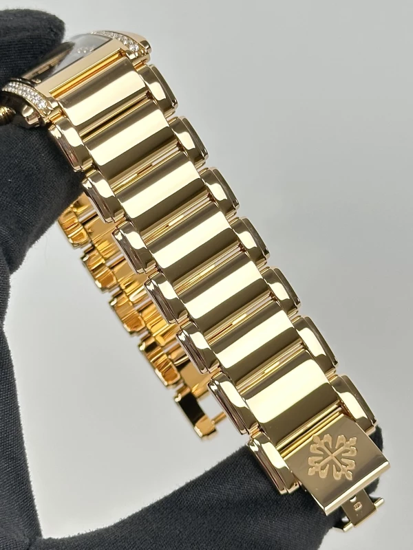 Patek Philippe  Ladies 4910/11R-010 4