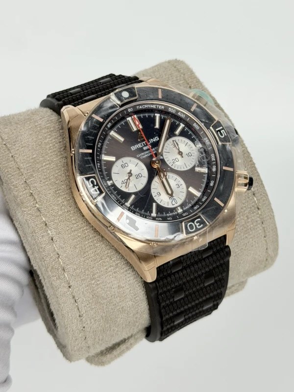 Breitling SUPER B01 44 RB0136E31Q1S1 2