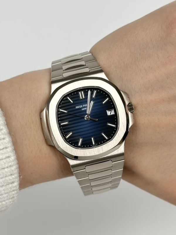 Patek Philippe NAUTILUS 5811/1G-001 8