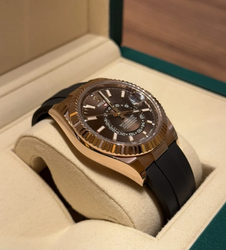 Rolex 42mm Everose Gold 326235-0005 5