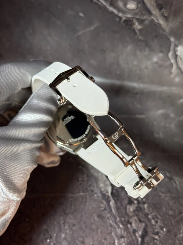 Girard Perregaux 80189D11A131-CB6A 5