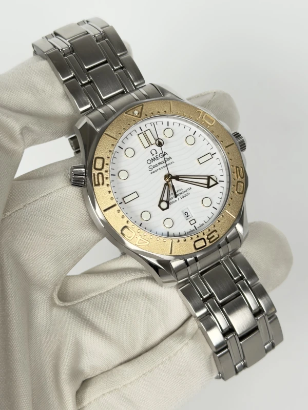 Omega 522.21.42.20.04.001 2