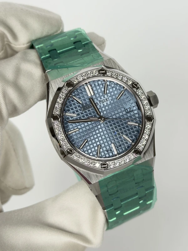 Audemars Piguet Royal Oak Selfwinding "50th Anniversary" 37 mm 15551ST.ZZ.1356ST.01 2