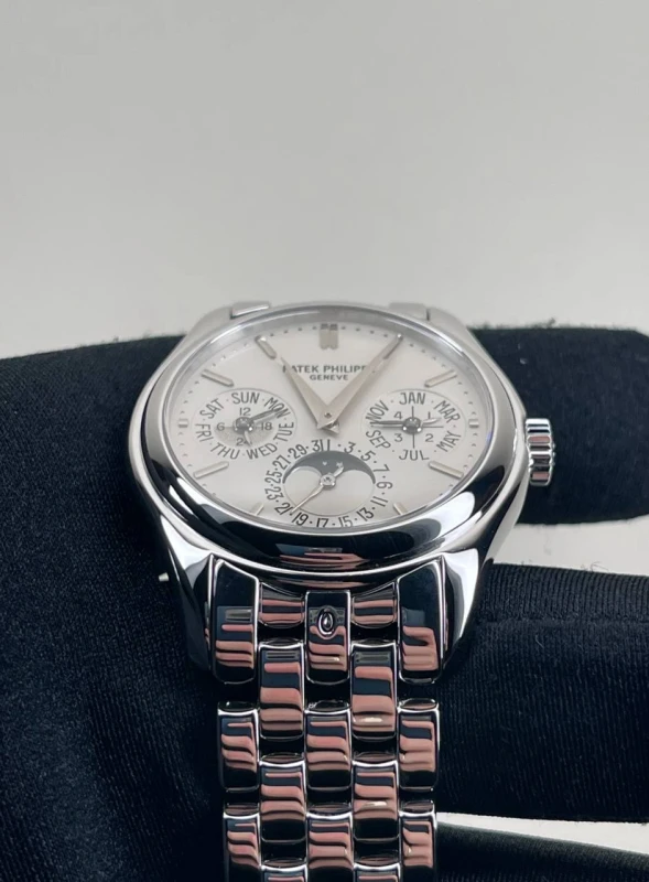 Patek Philippe Perpetual Calendar 18kt White Gold Men's  5136-1G 4