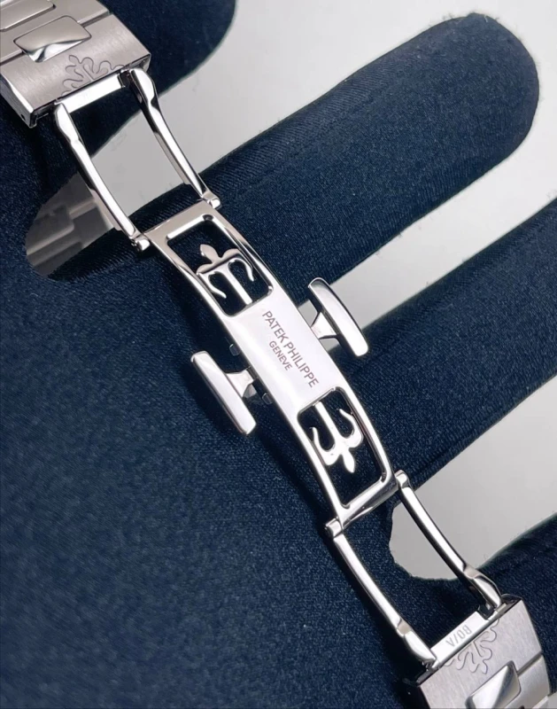 Patek Philippe NAUTILUS 5811/1G-001 6