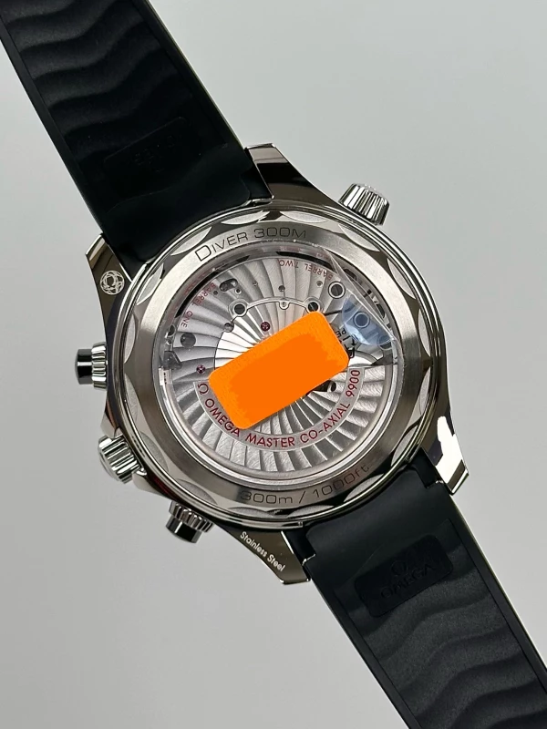 Omega Seamaster Diver 300 m Co-Axial Master Chronometer Chronograph 44 mm 210.32.44.51.01.001 9