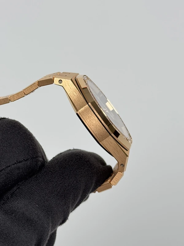 Audemars Piguet Royal Oak Selfwinding 37 mm «50-летний юбилей» 15551OR.ZZ.1356OR.03 4