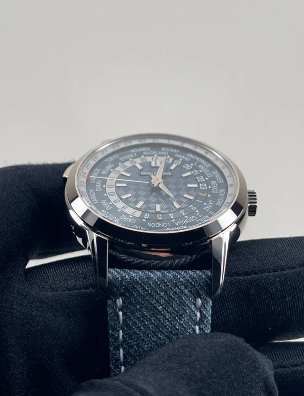 Patek Philippe World Time 5330G 4