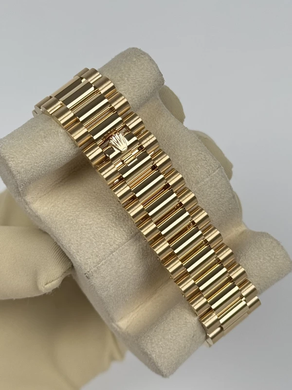 Rolex 40 mm Yellow Gold 228238-0069 5
