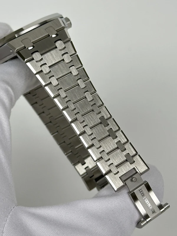 Audemars Piguet 15510ST.OO.1320ST.08 7