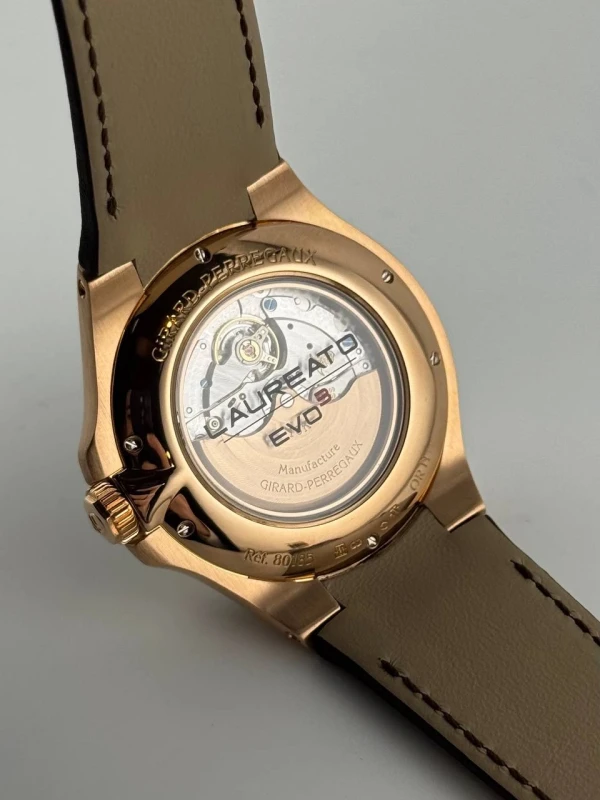 Girard Perregaux Sport Classique  80185-52-232-BABA 8